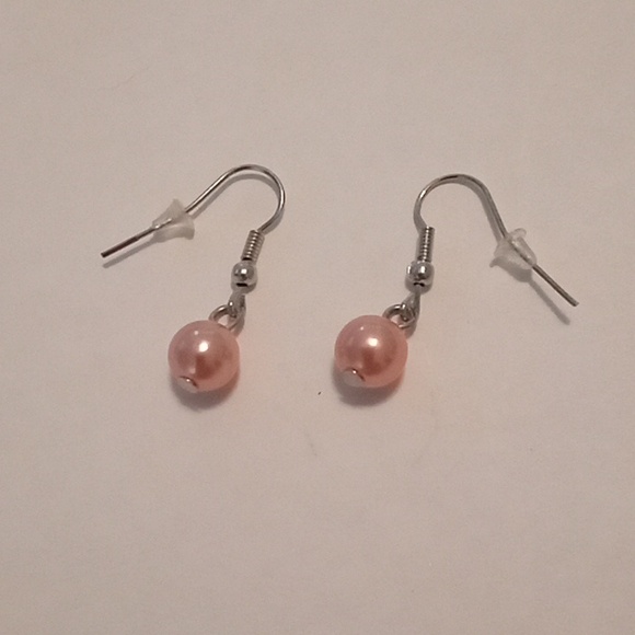 #649. 4 Piece Faux Pearl Pink Necklace And Earring Bundle - Picture 4 of 7